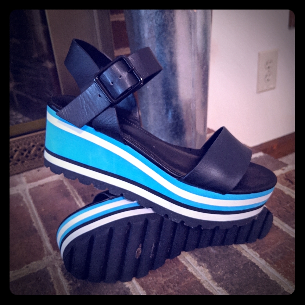 90's inspired Aldo's platform wedge